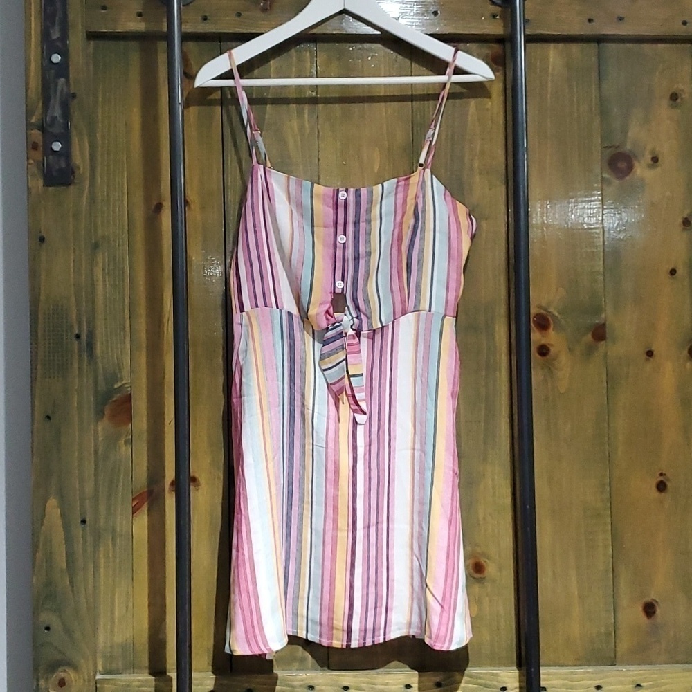 NWT MULTI COLOR STRIPED DRESS ADJUSTABLE STRAPS W POCKETS SIZE MEDIUM